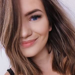 Meet your Posher, Laryssa